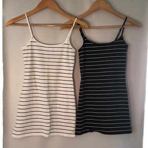 TWO H&M tank tops ⚪️⚫️